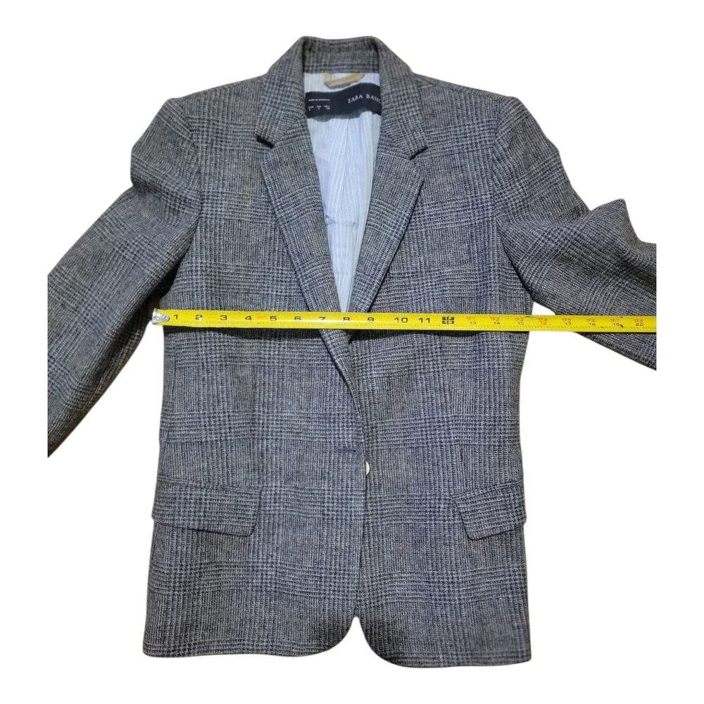 Zara Women's Gray Checkered Blazer - Picture 4 of 6